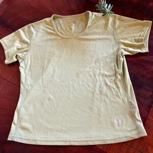 Mountain Hardware athletic T